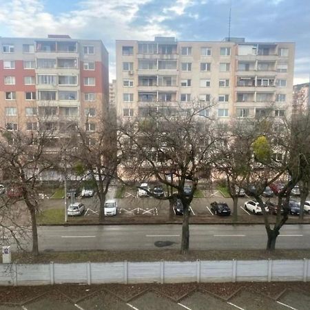 Private Apartment 1Km From Center Μπρατισλάβα Εξωτερικό φωτογραφία