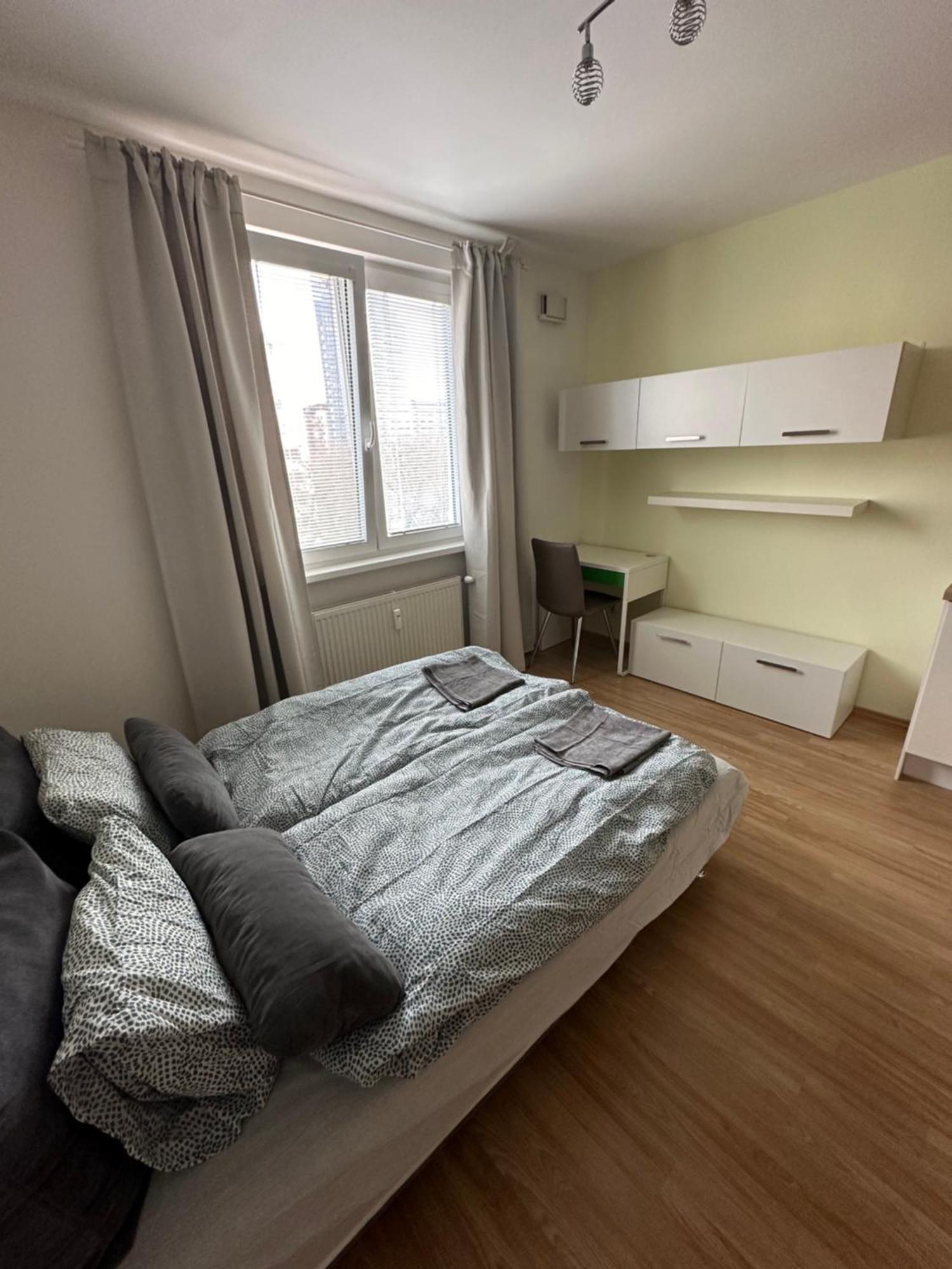 Private Apartment 1Km From Center Μπρατισλάβα Εξωτερικό φωτογραφία