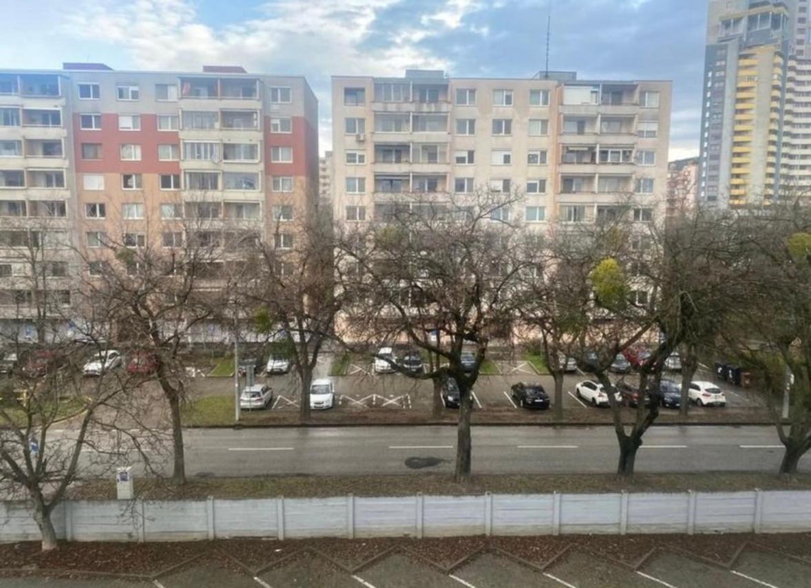 Private Apartment 1Km From Center Μπρατισλάβα Εξωτερικό φωτογραφία